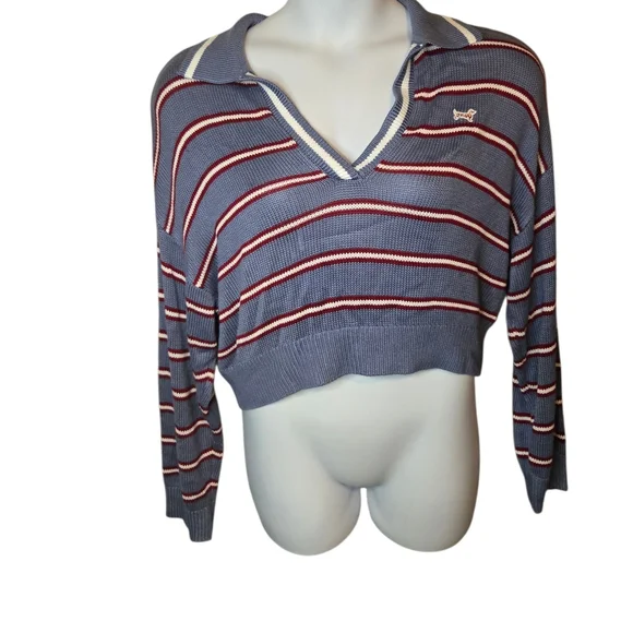 PINK Victoria's Secret Cambridge Sweater - Picture 3 of 6